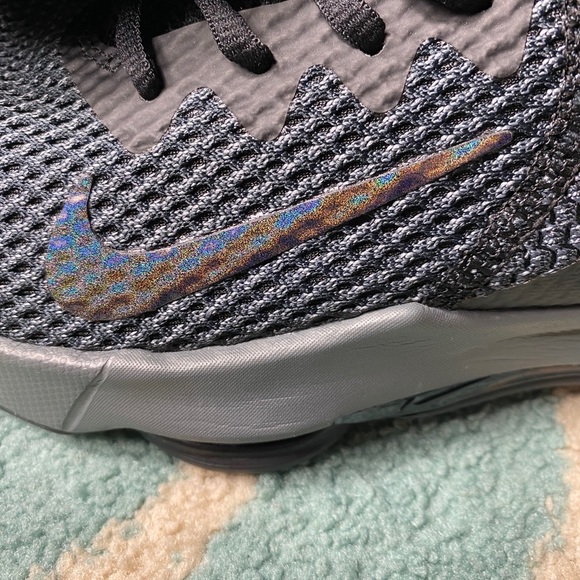 Lebron Witness IV - Picture 5 of 7